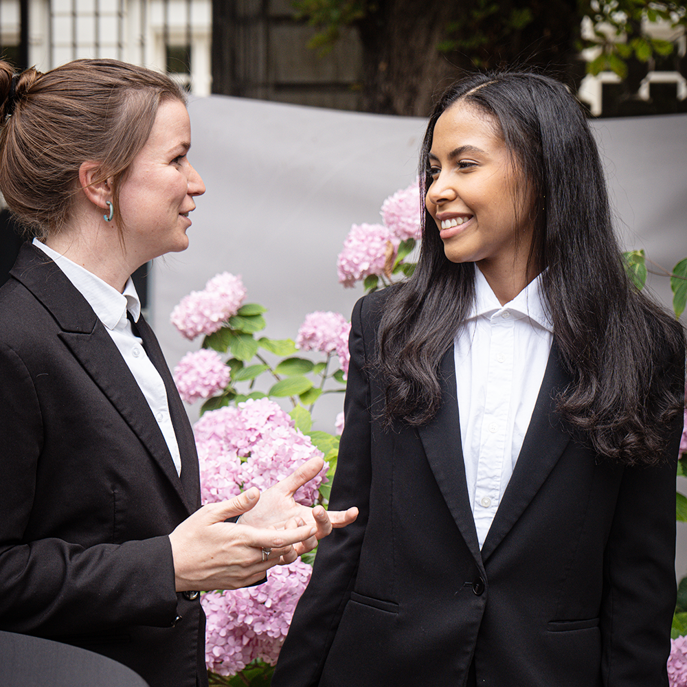 Xtravia Accueil team hostesses smiling